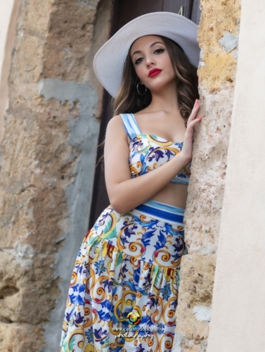 Alice-8324